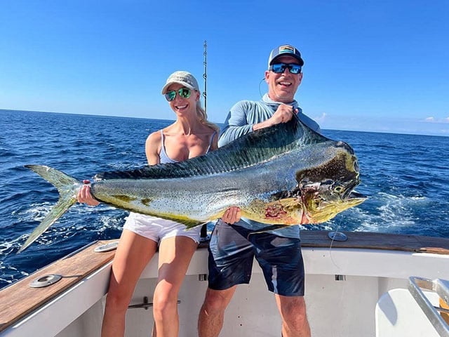Pesca de bajura vs alta mar en Quepos Costa Rica — comparando opciones de charter cerca de Manuel Antonio